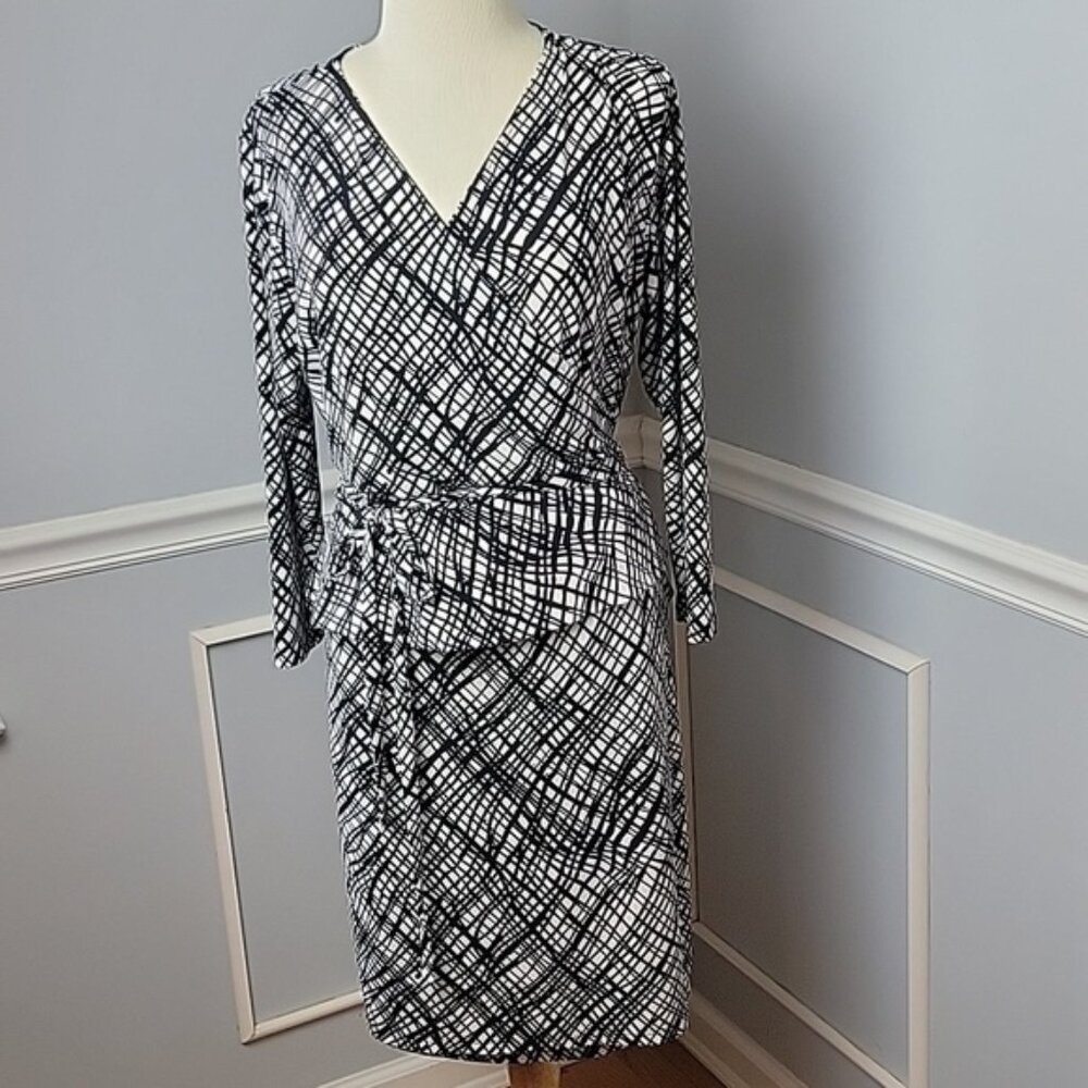 ANN TAYLOR Black White Criss Cross Design Ruffle Waist Office Party Wrap Dress L